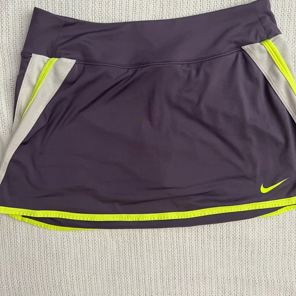 Nike skort - Picture 1 of 3